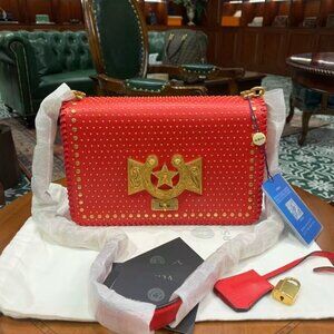 N16 Never Used Versace Red Leather Chain Bag 24CM